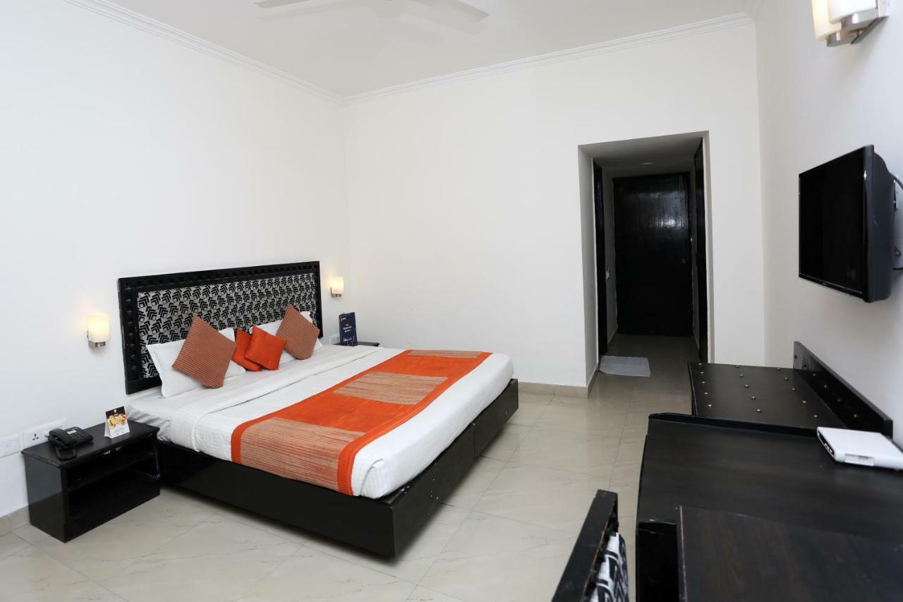 Oyo 1672 Hotel The Pearl 무소리에 외부 사진